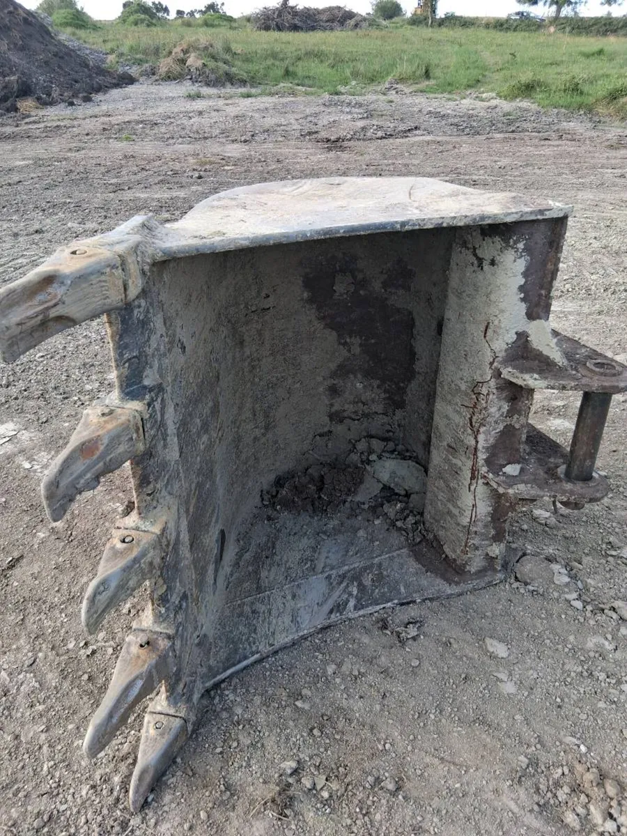 3 and half foot digging bucket 65mm pins