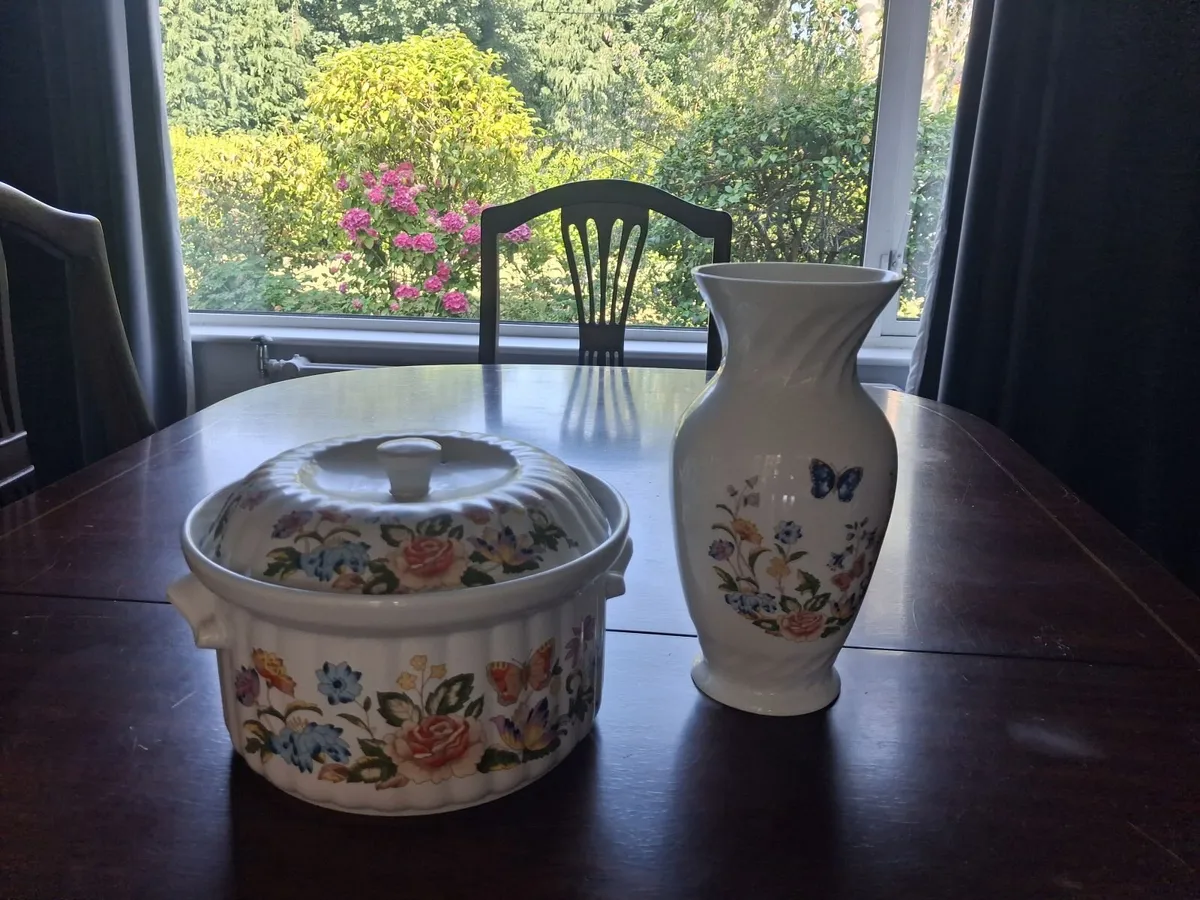 Aynsley Fine Bone China Cottage Garden Set - Image 1