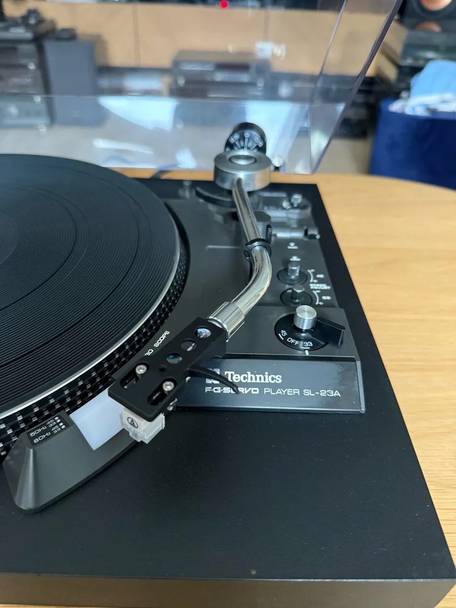 Technics SL-23a turntable - Image 2