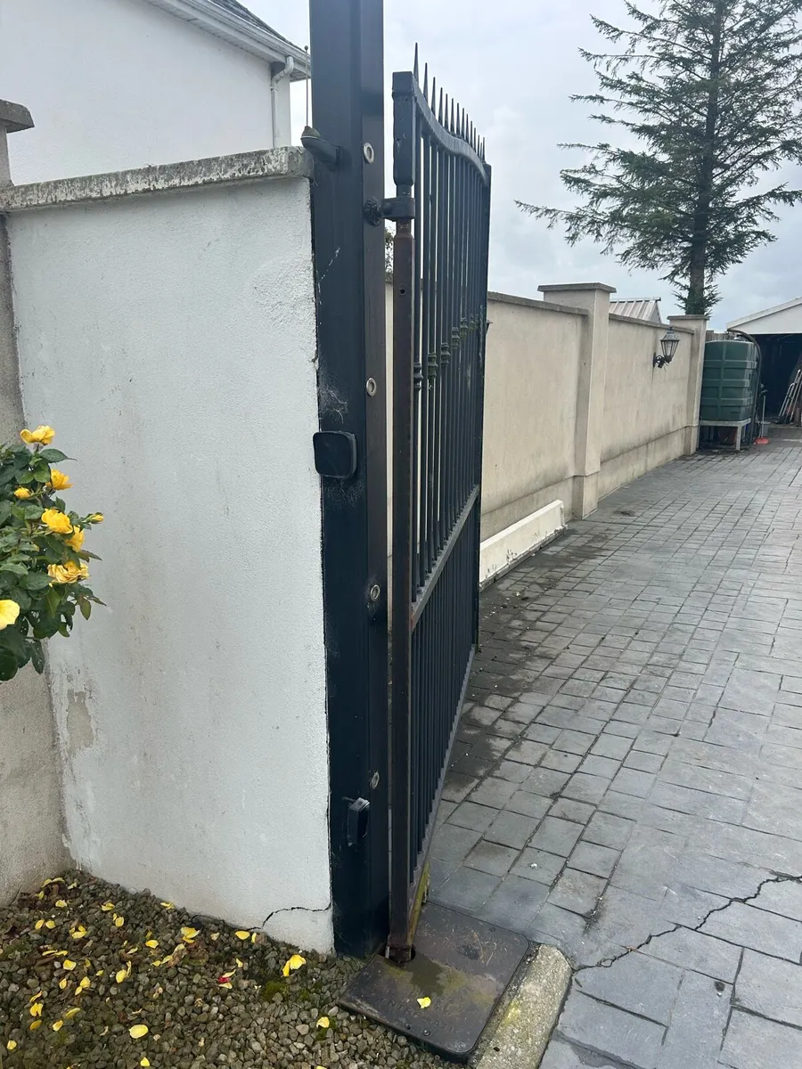 Gates - Image 4