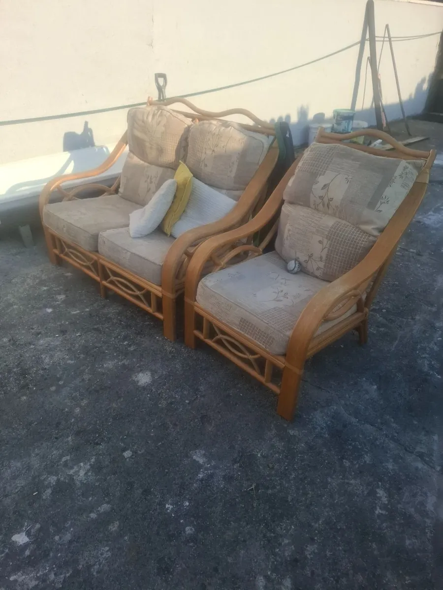 Sunroom seats - Image 1