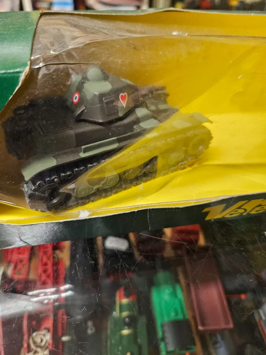 Corgi Solido French WW2 Tank - Image 2