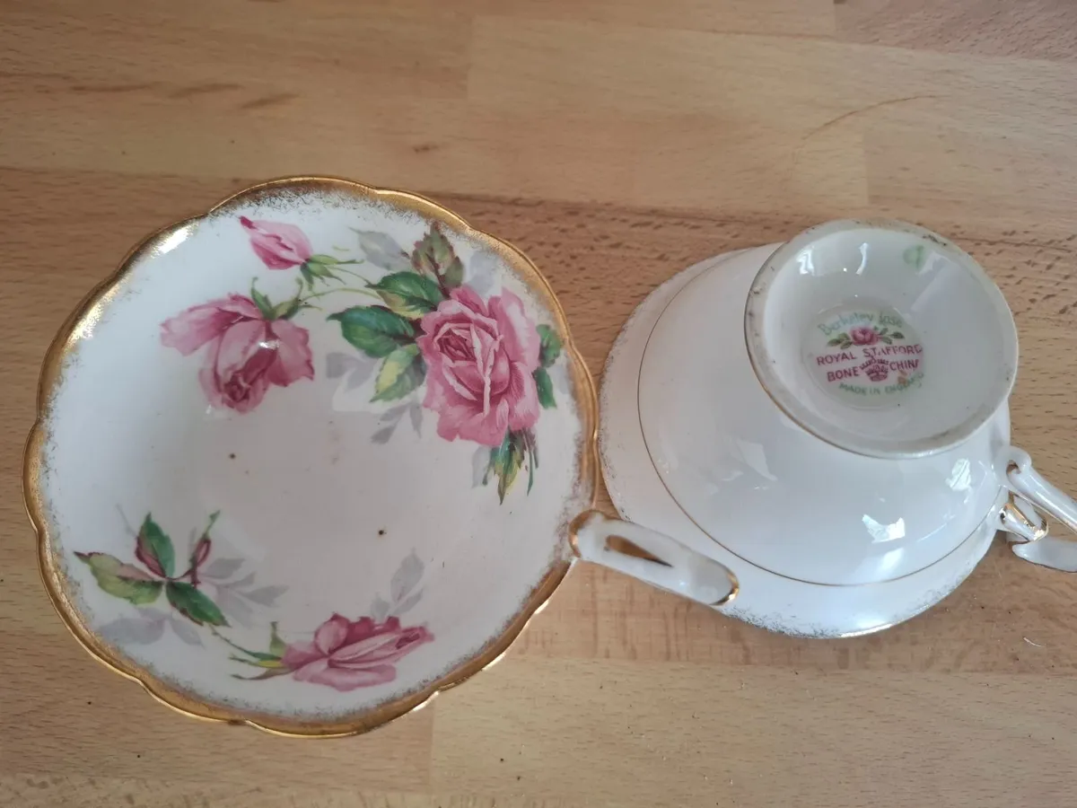 Rose motif china teacups - set of 2 - Image 2