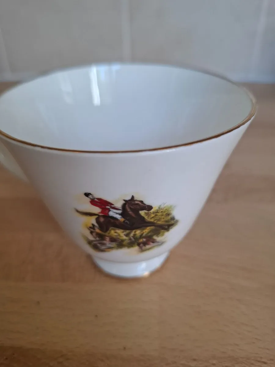 Horse riding motif china teacup x 1 - Image 2