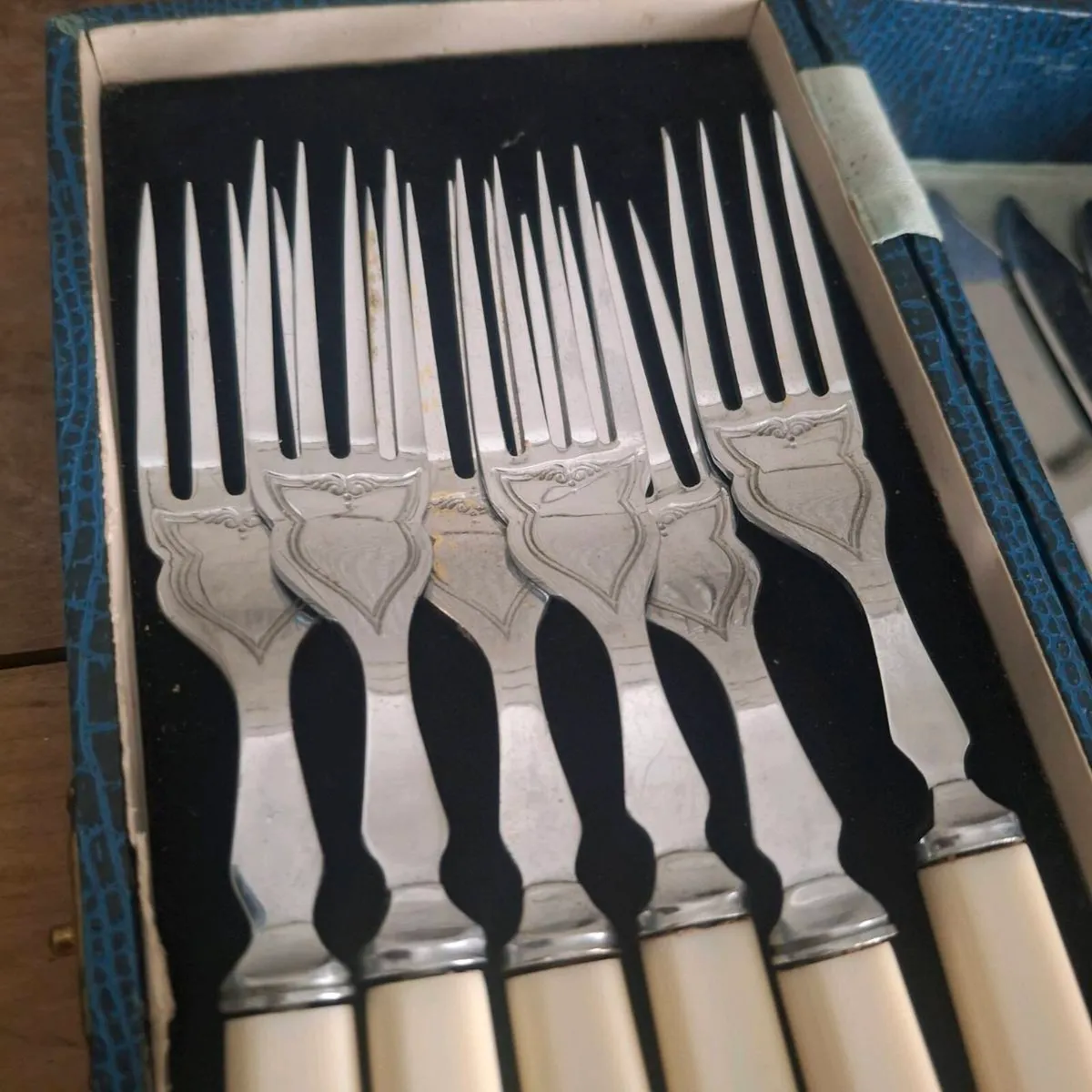 Faux Bone Fish Knives & Forks - Image 2