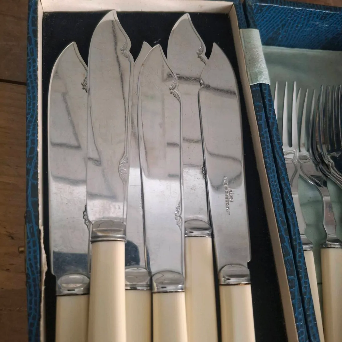 Faux Bone Fish Knives & Forks - Image 3