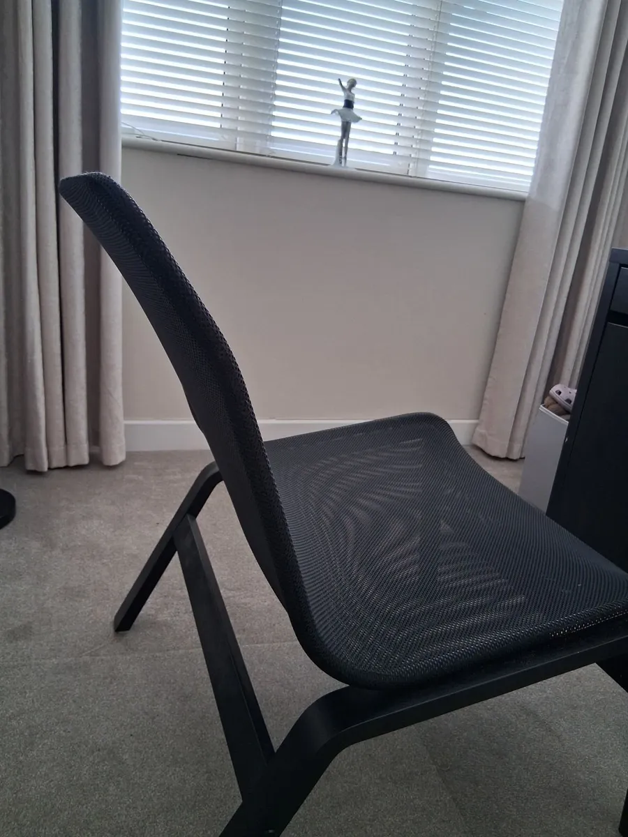 Chair for chilling - Image 4