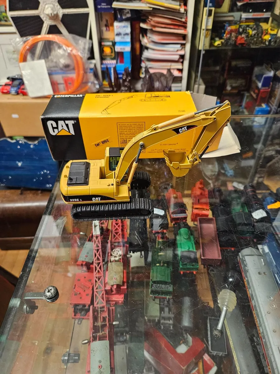 Corgi NZG Caterpillar Excavator 1.50 - Image 1