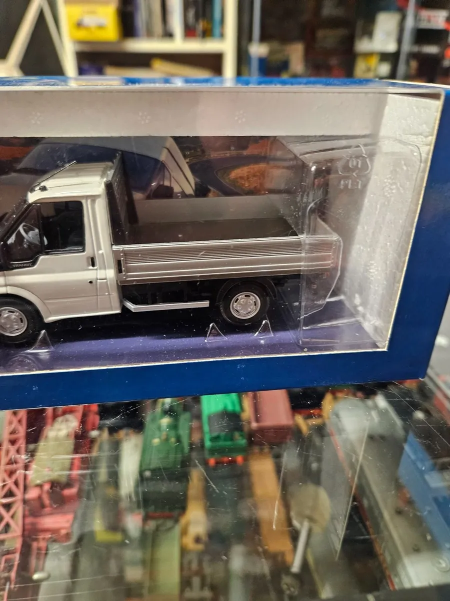Corgi Minichamps Ford Transit Van 1.50 - Image 2