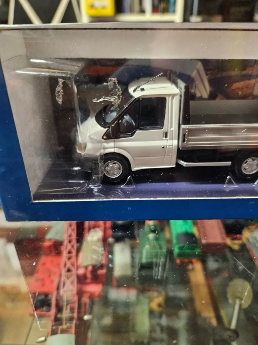 Corgi Minichamps Ford Transit Van 1.50 - Image 4
