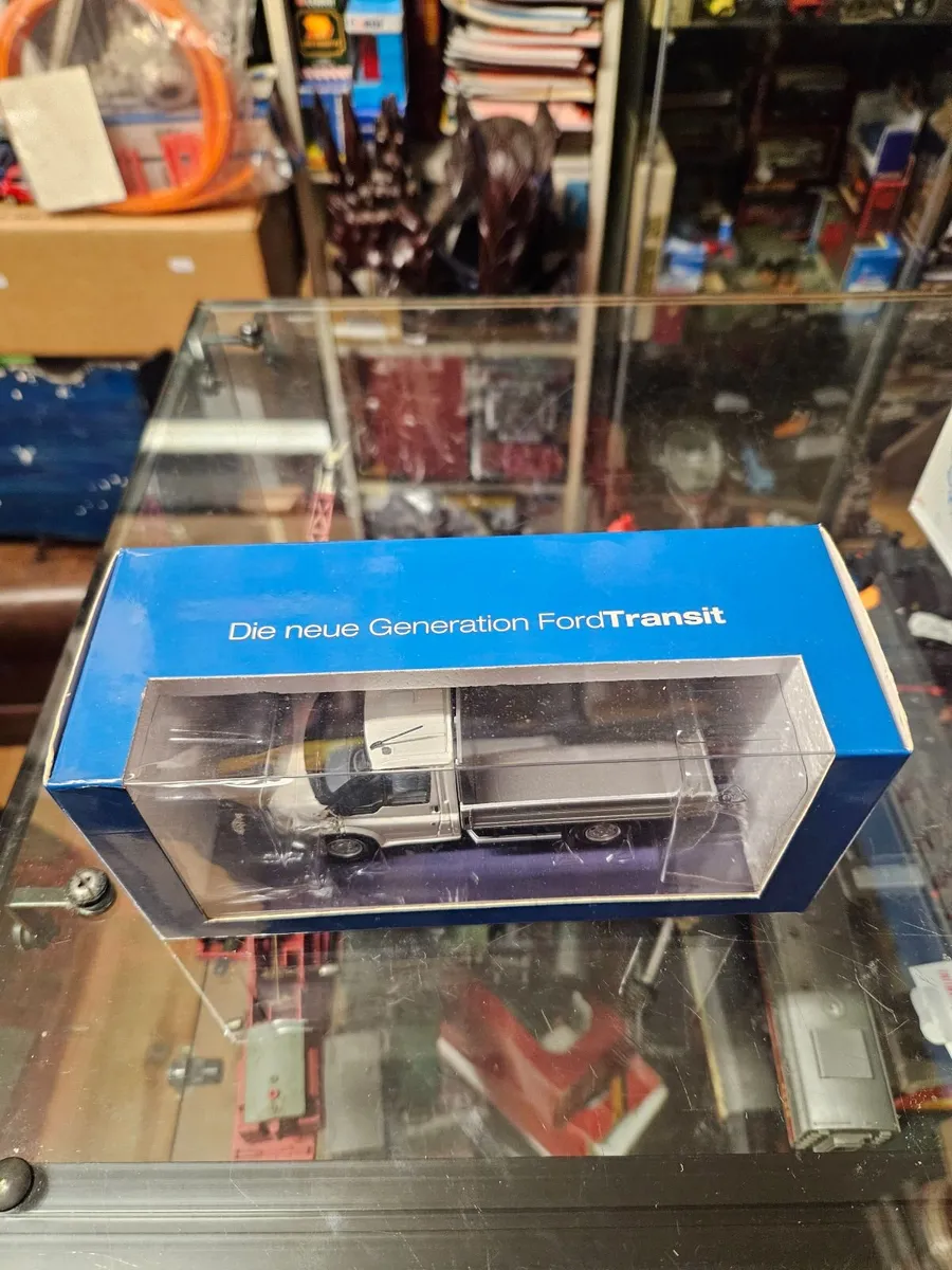 Corgi Minichamps Ford Transit Van 1.50 - Image 3