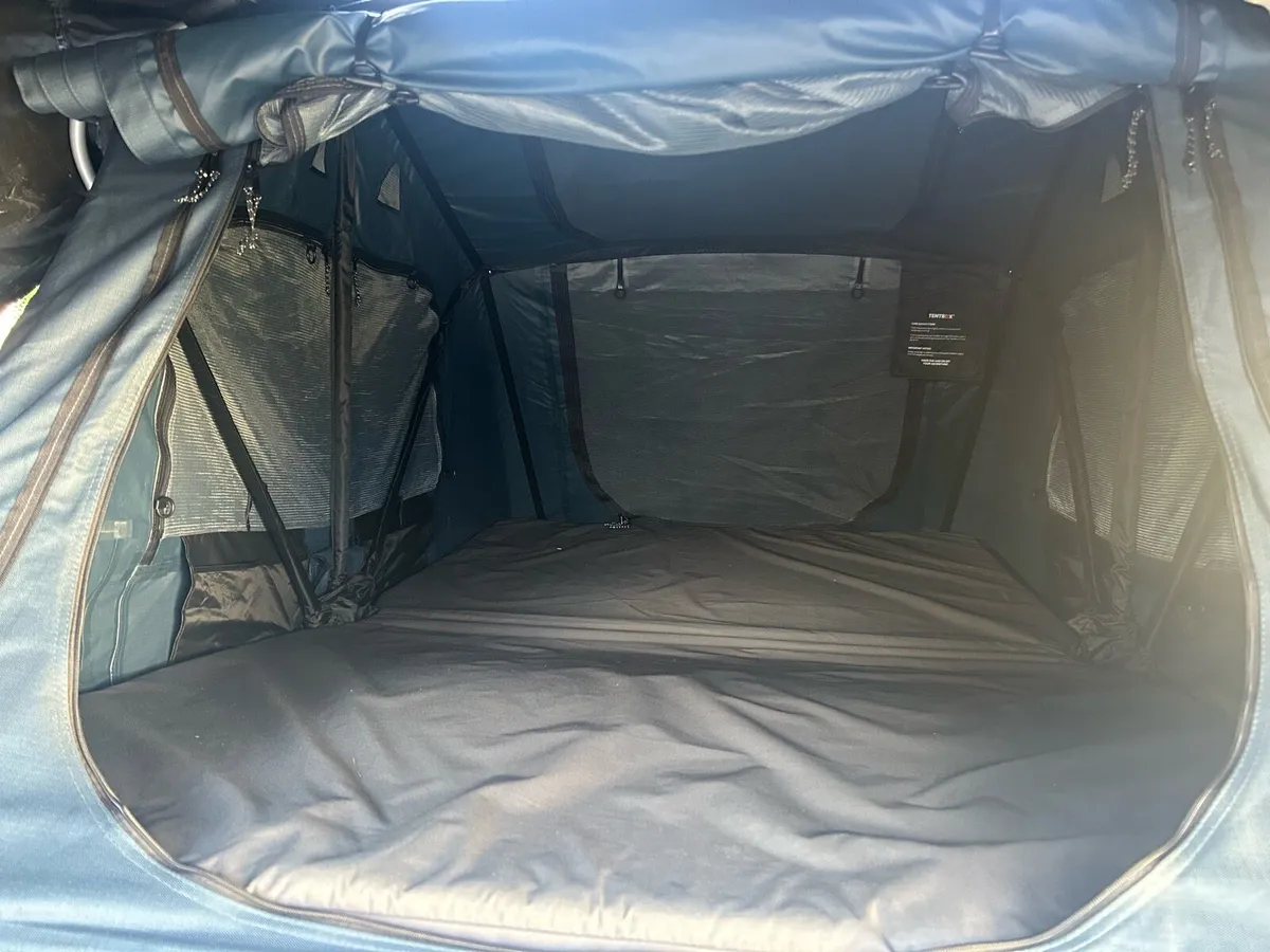 Tent box and living pod - Image 4