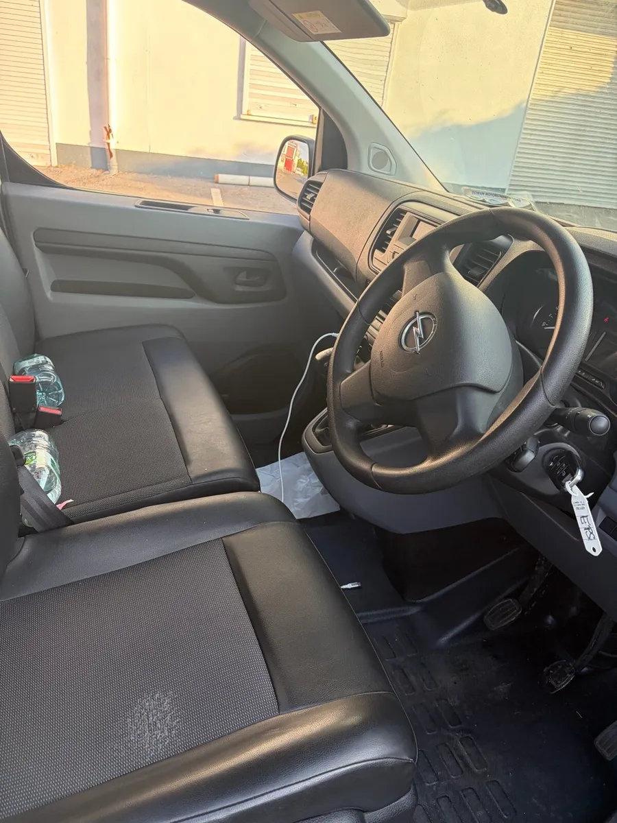 211 OPEL VIVARO TAX & DOE 1/27 - Image 4