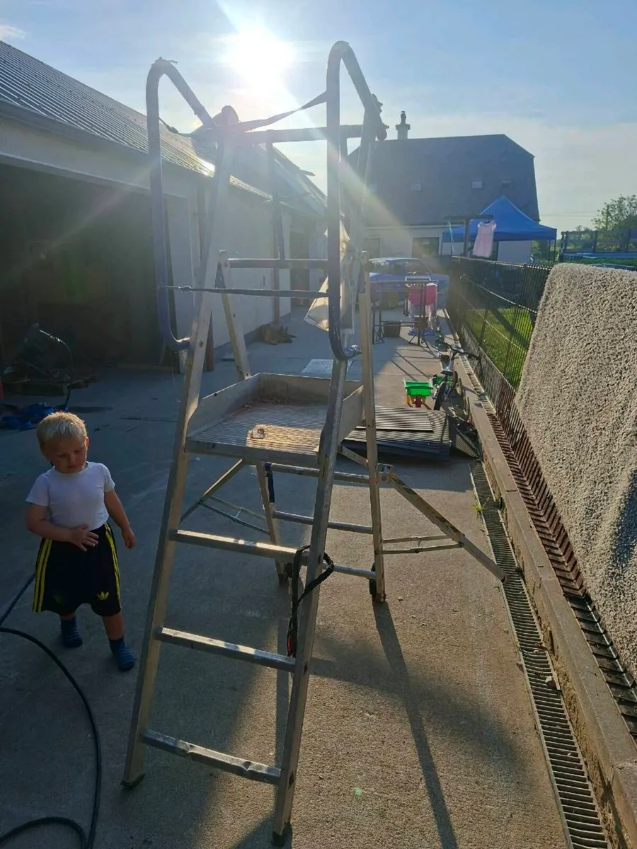 podium ladders x3 - Image 4