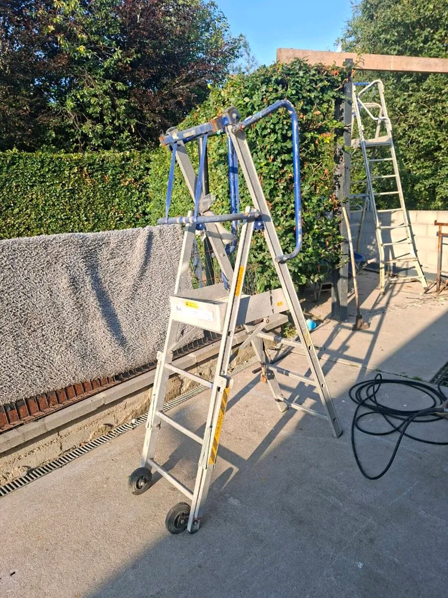 podium ladders x3 - Image 2
