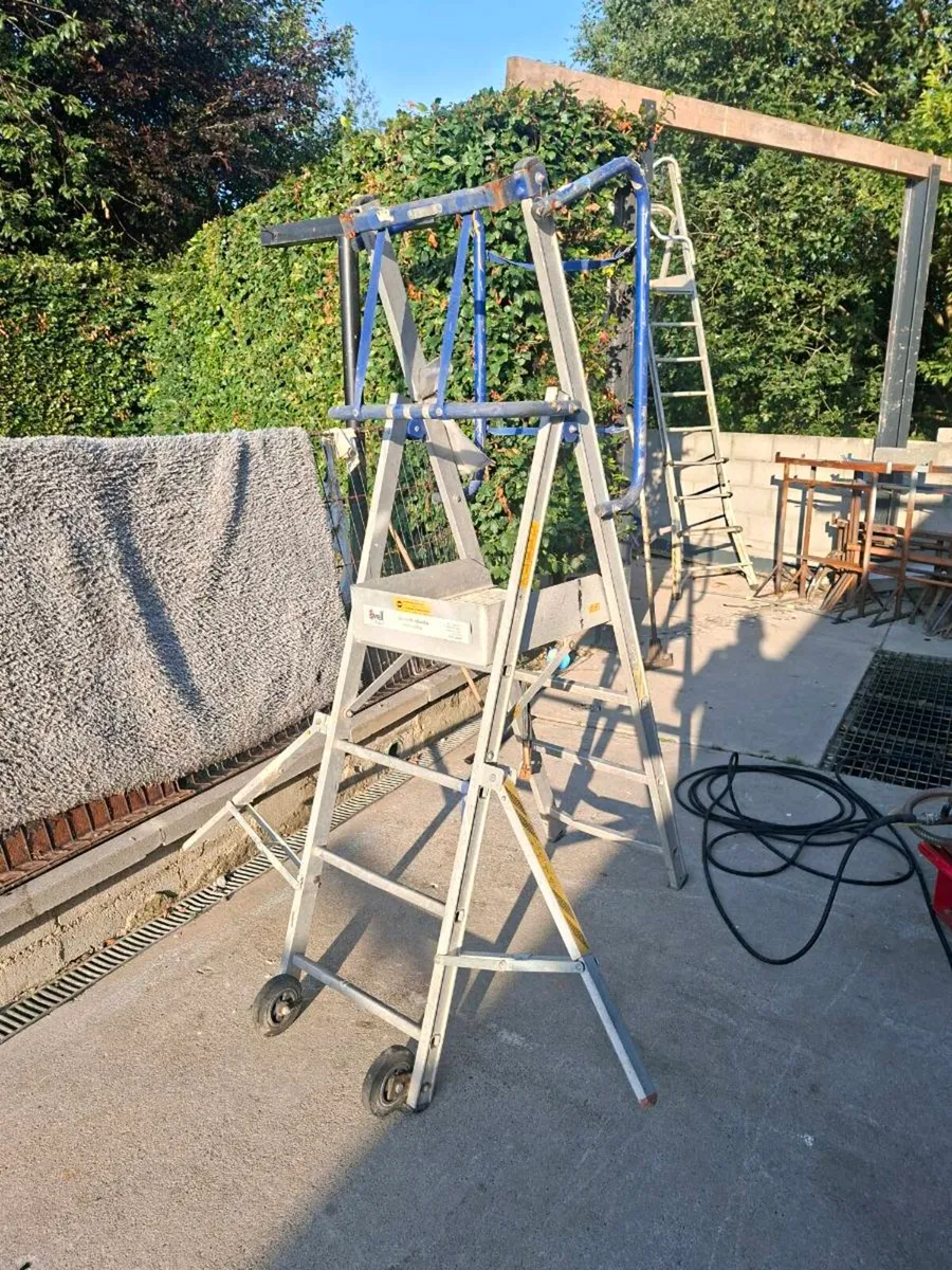 podium ladders x3 - Image 3