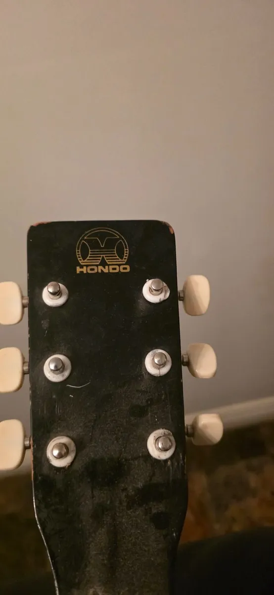 Guitar - Image 4