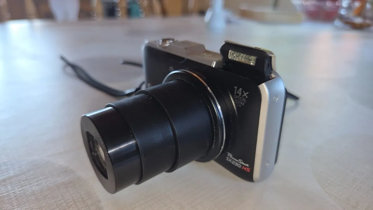 Canon PowerShot SX230 HS - Image 1