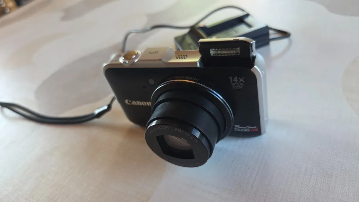 Canon PowerShot SX230 HS - Image 2