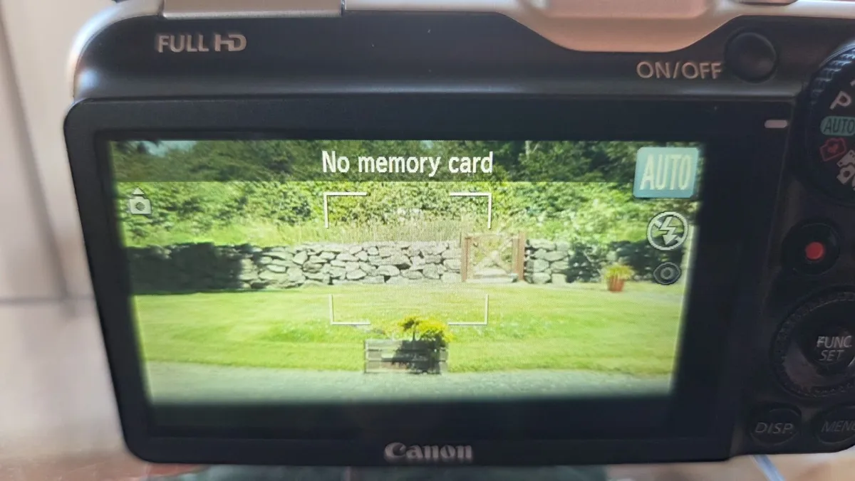 Canon PowerShot SX230 HS - Image 4