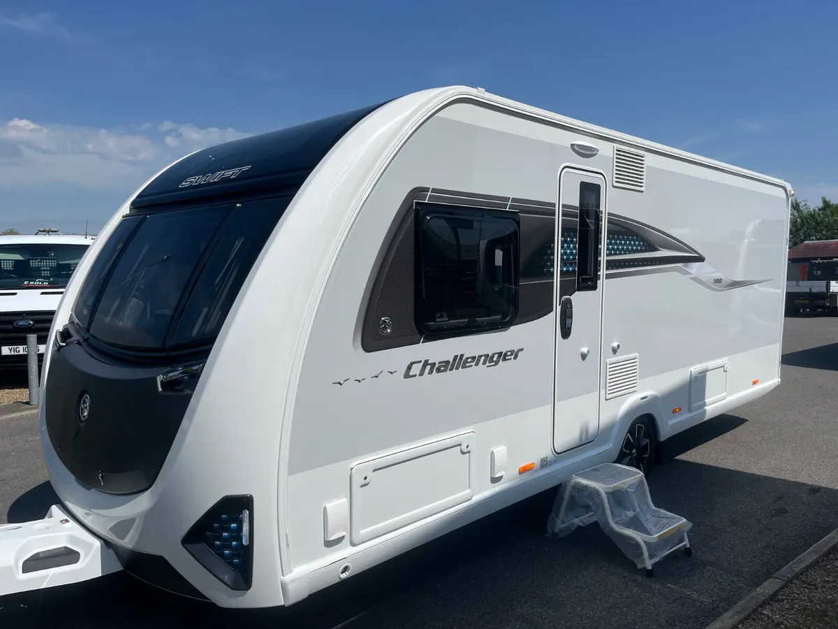 2026 SWIFT CHALLENGER 580 ISLAND BED 4/5 BERTH - Image 2