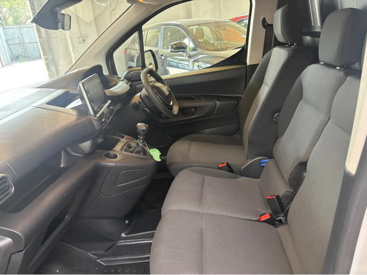 Peugeot Partner PROFESSIONAL PLUS 1.5 BLUE HDI 3 s - Image 2