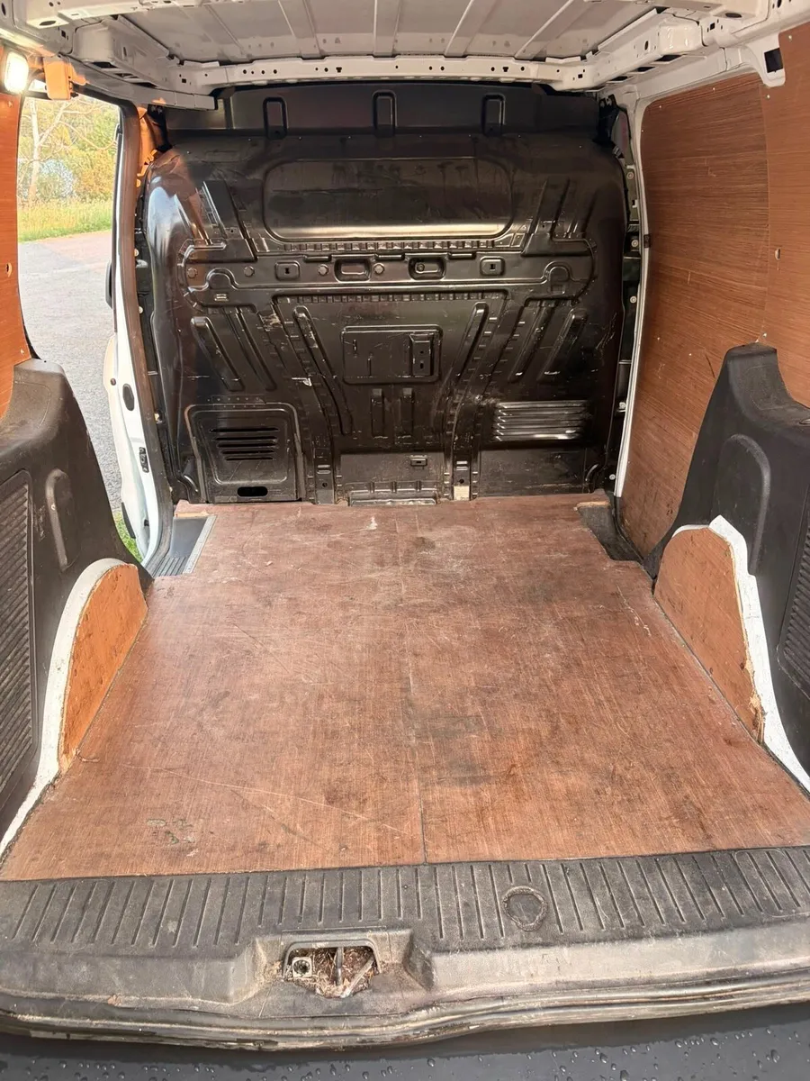 Ford transit Connect 142  3 seater new cvrt - Image 3