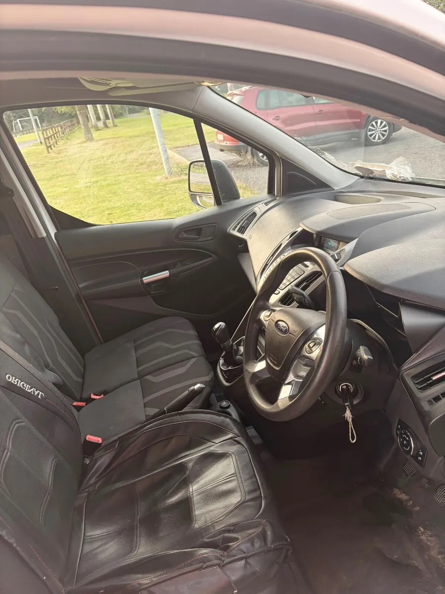 Ford transit Connect 142  3 seater new cvrt - Image 4