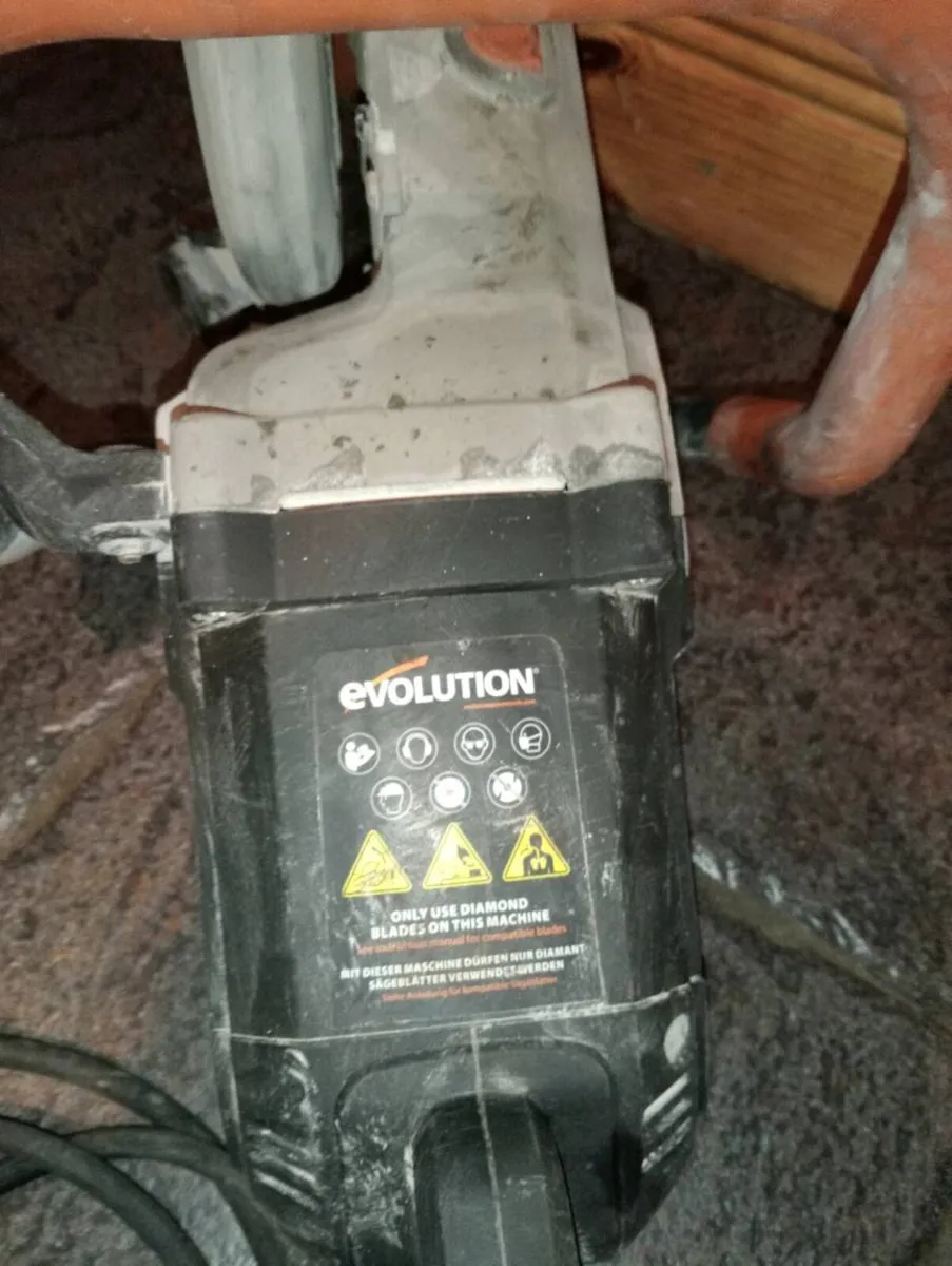 Evolution R300 DCT 2400w Electric consaw - Image 4