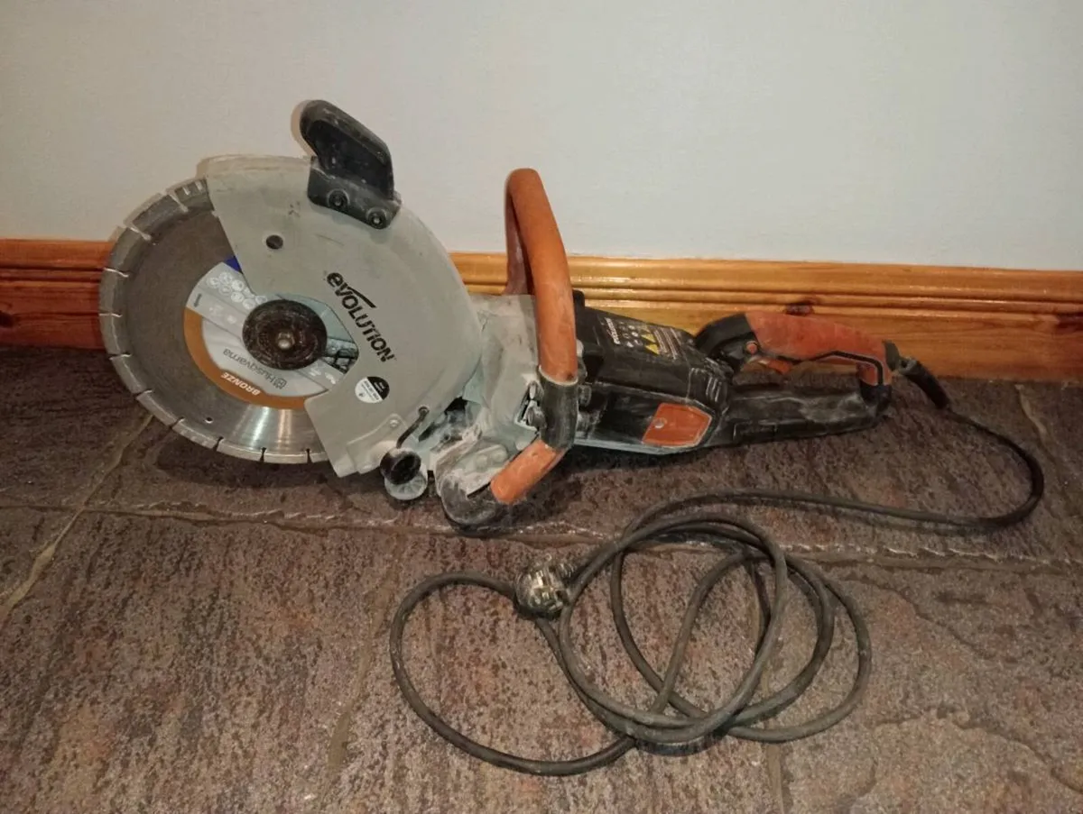 Evolution R300 DCT 2400w Electric consaw - Image 1