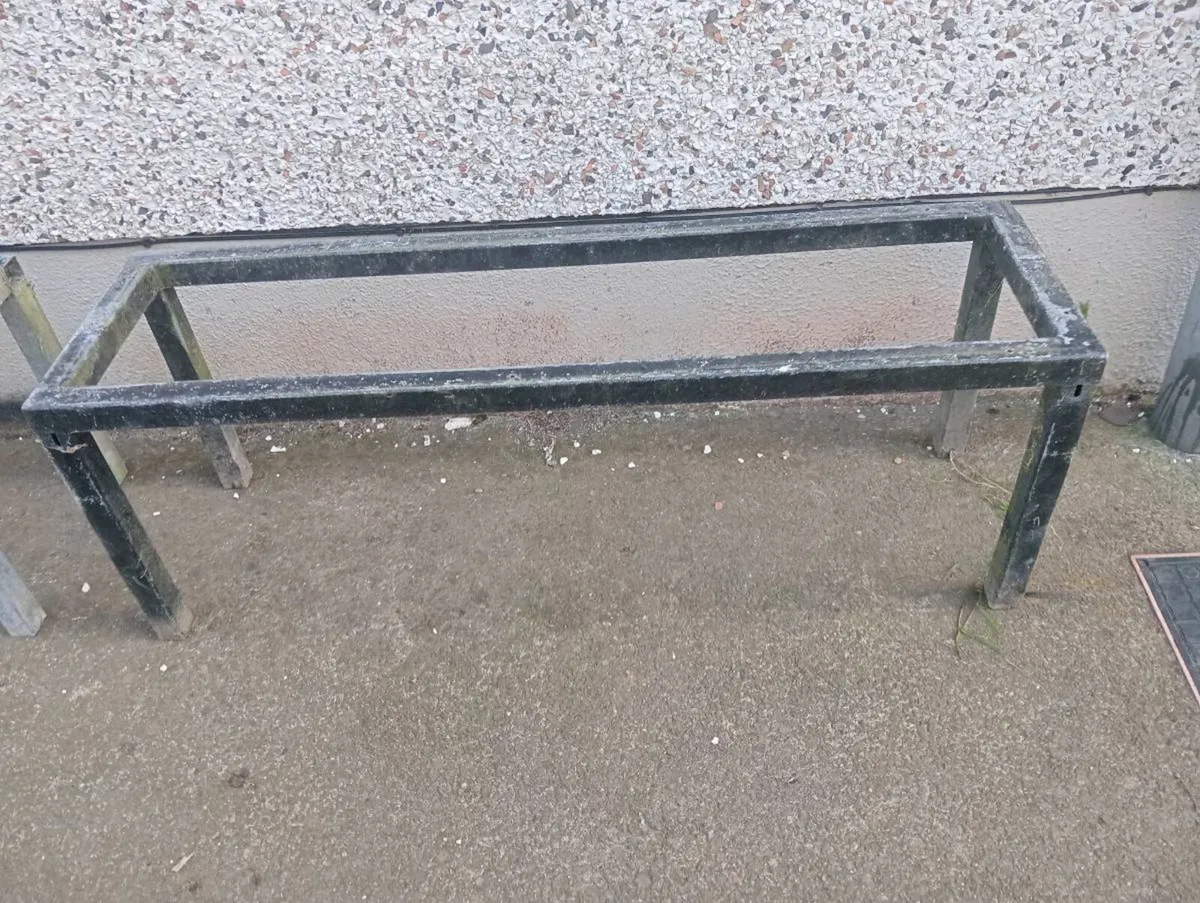 2 x garden benches - Image 2