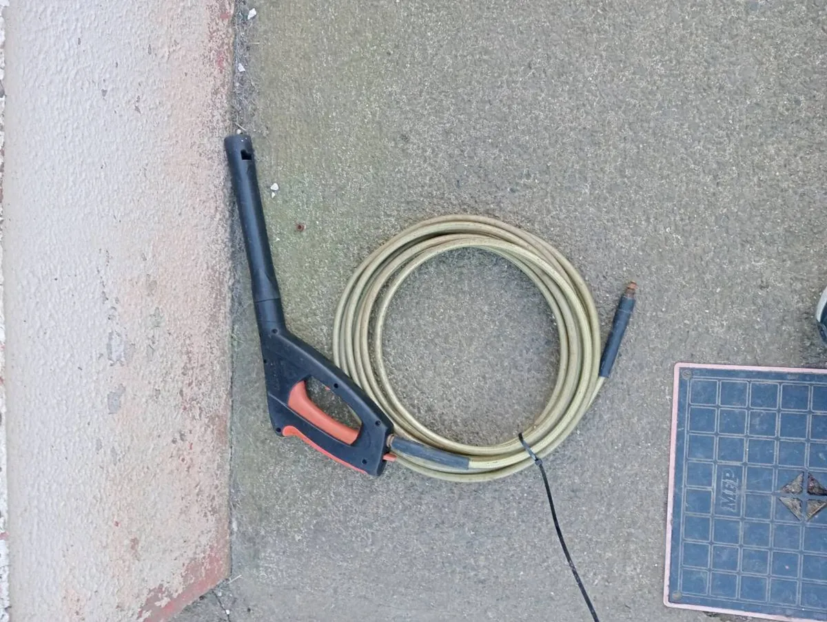 Stihl pressure washer gun and hose - Image 2
