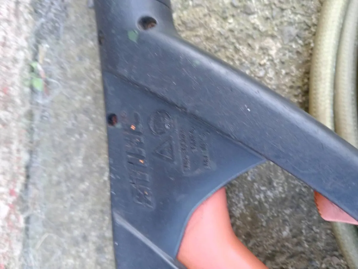 Stihl pressure washer gun and hose - Image 3