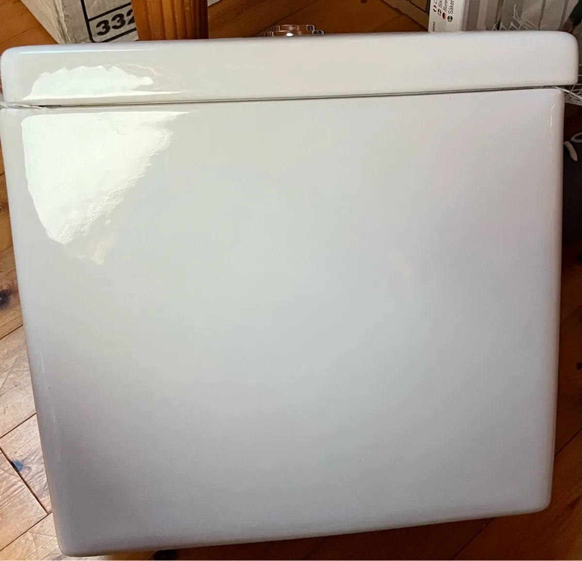 Duravit Toilet Cistern - Image 1