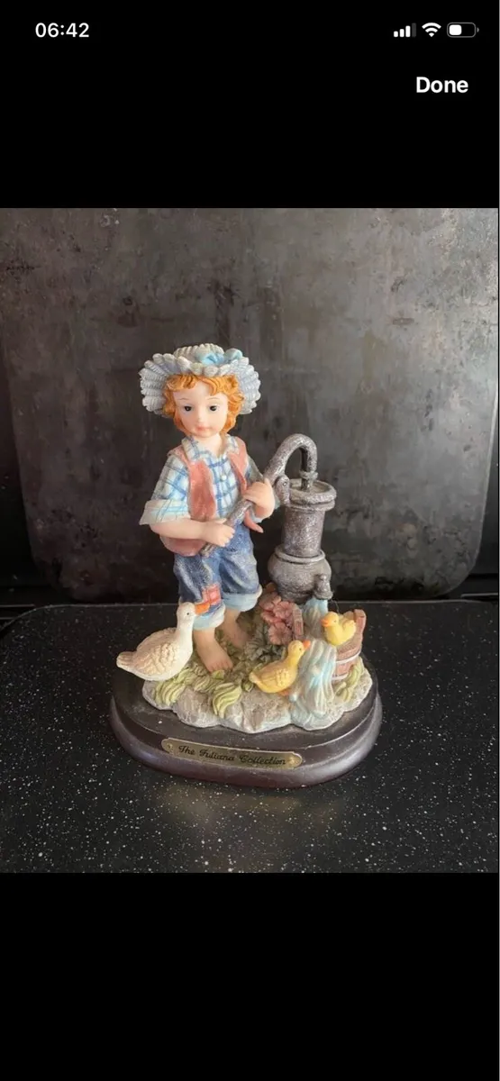 Juliana Figurine. Serial number 51275 - Image 1