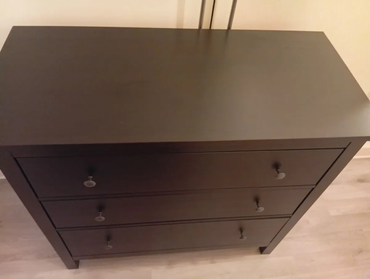 Solid wood Quality Roomy Chest of drawers - Image 4