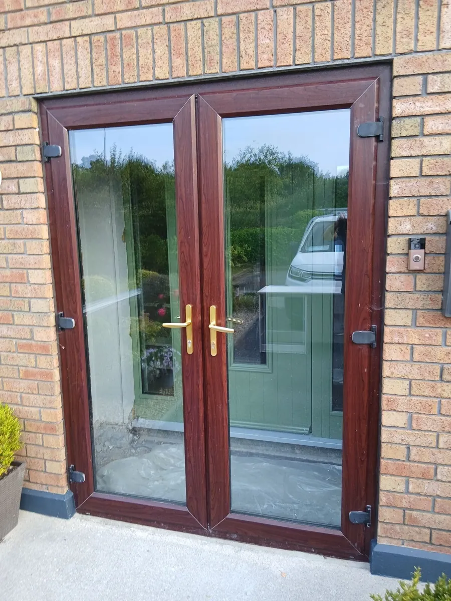 Front door - Image 1