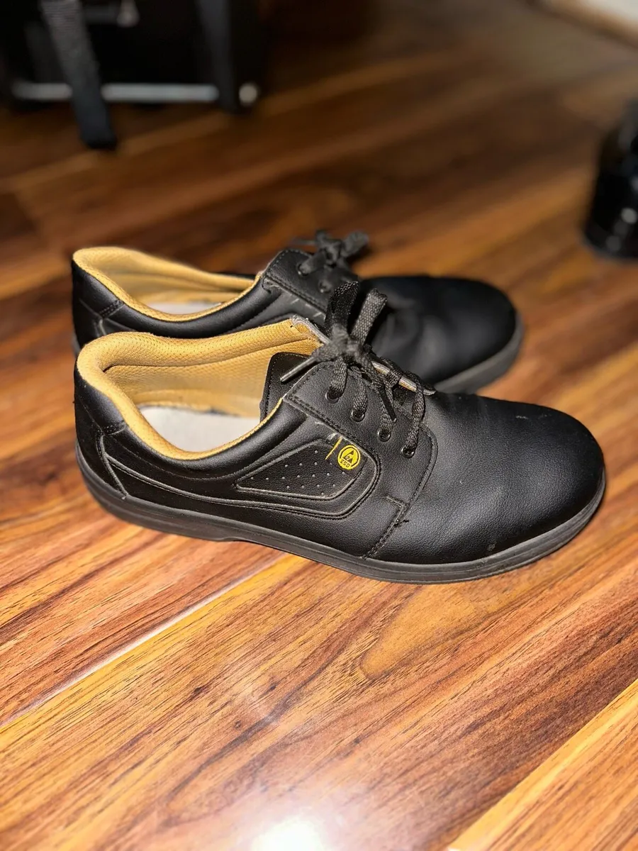 Size 11/ EU 46 Men’s Boots - Image 2