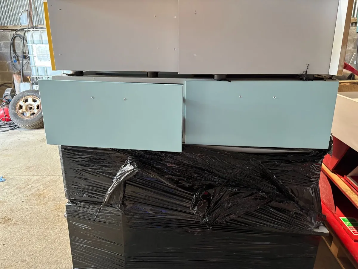 Kitchen cabinets - Image 3
