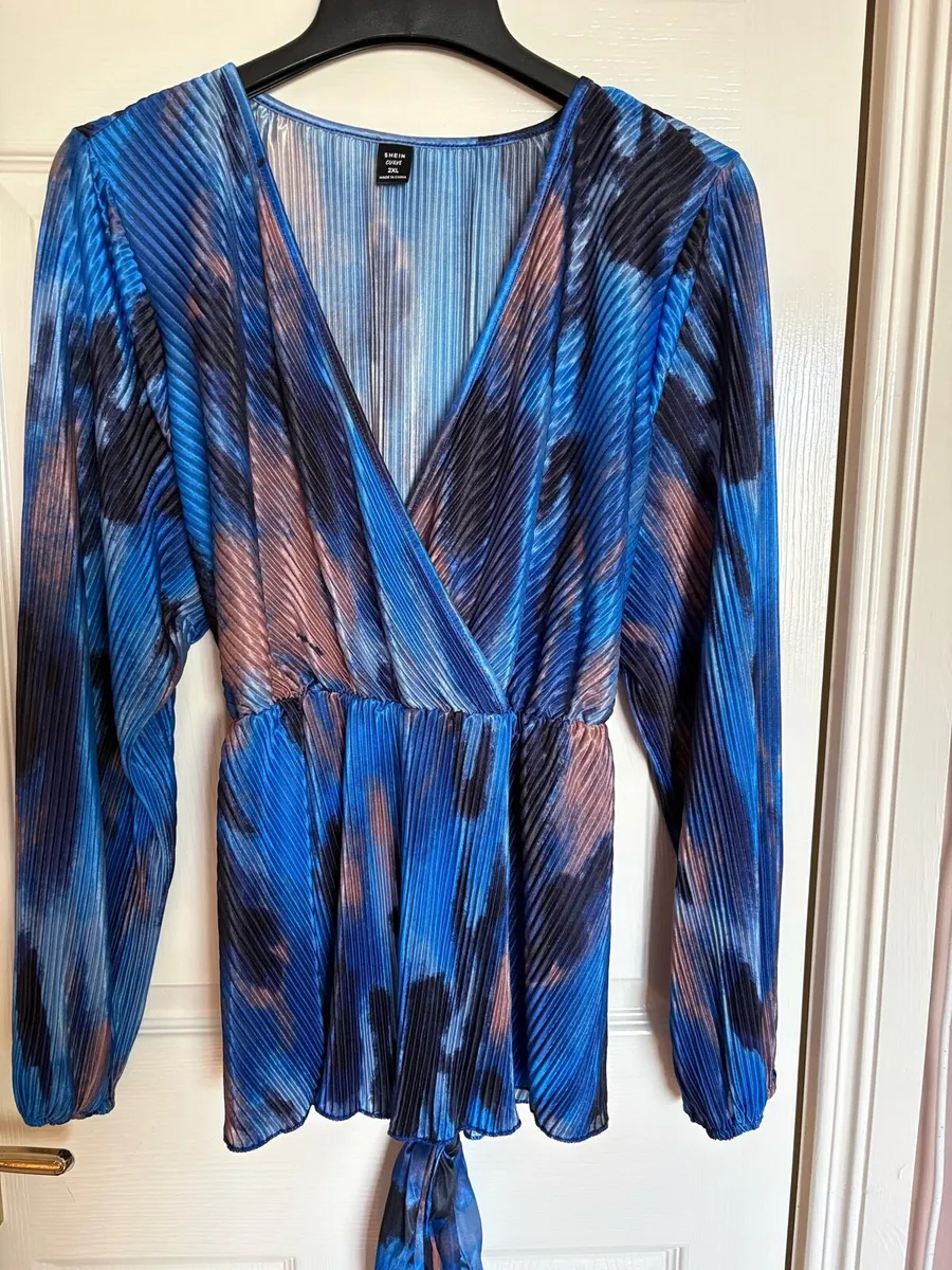Ladies top - Image 2