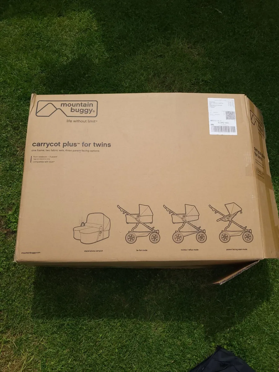 Mountain Buggy Duet Twin Pushchair + Carrycot - Image 2
