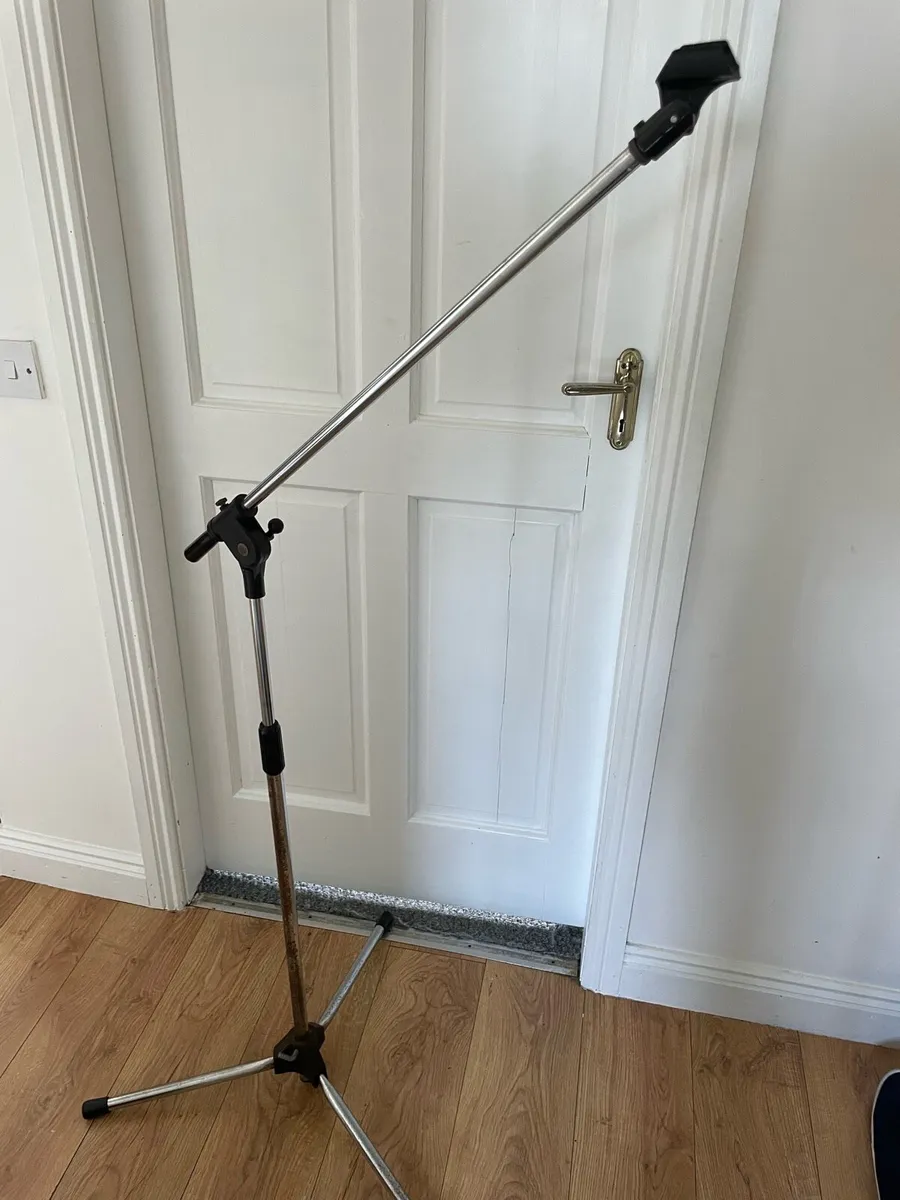 Microphone boom stand