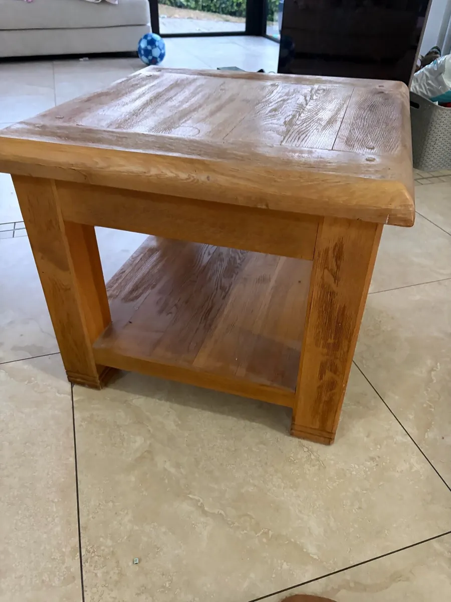 2 oak side tables - Image 2
