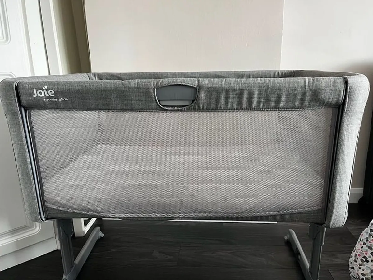 Joie roomie glide bedside crib - Image 2
