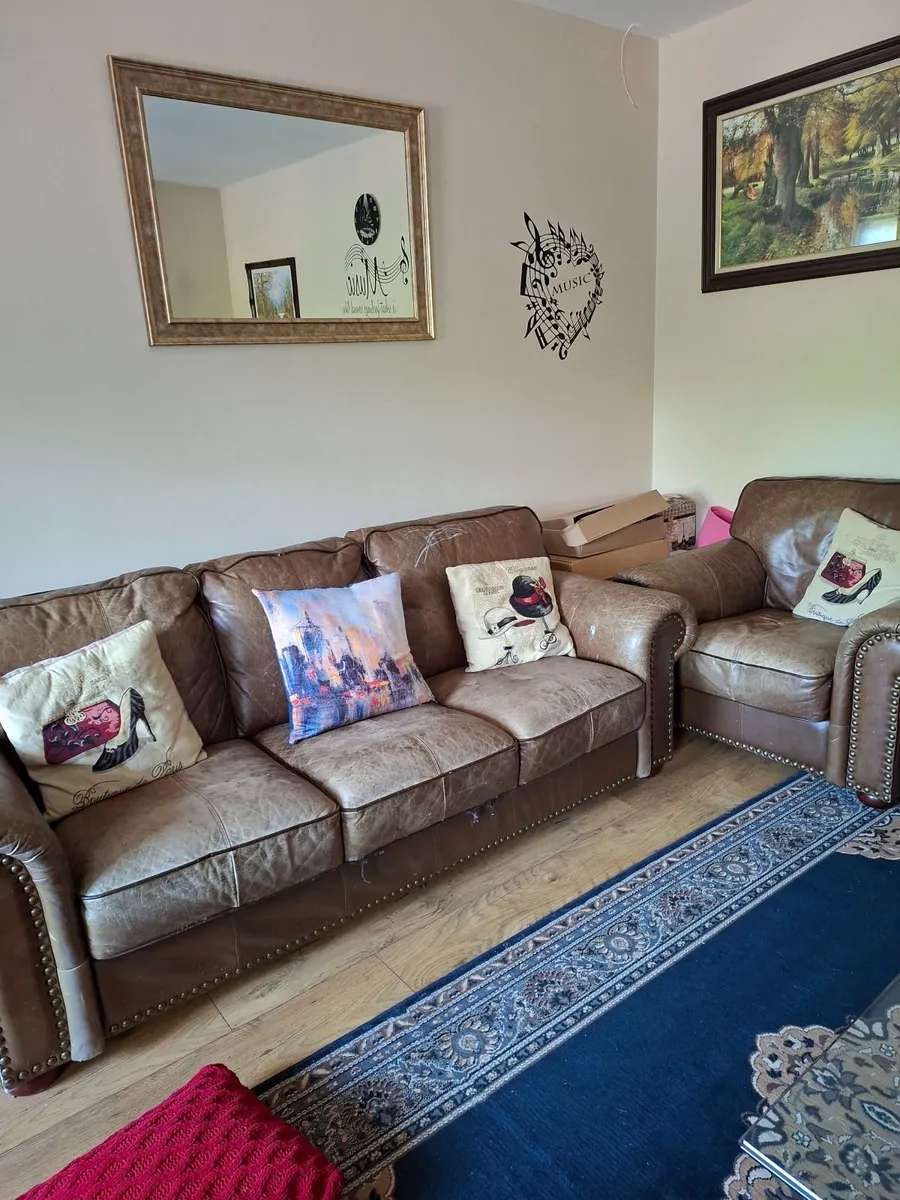 3 piece suite & glass coffee table - Image 1