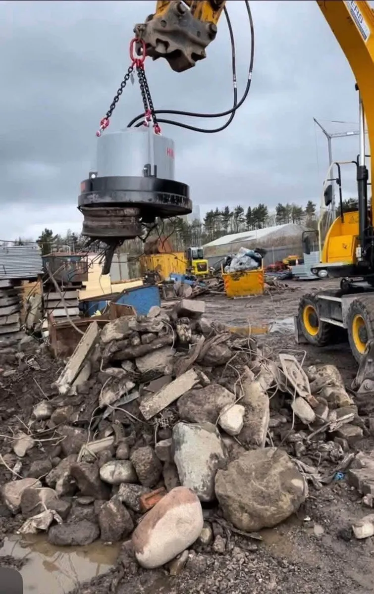Hydraulic Scrap Magnet for Excavator - Image 2