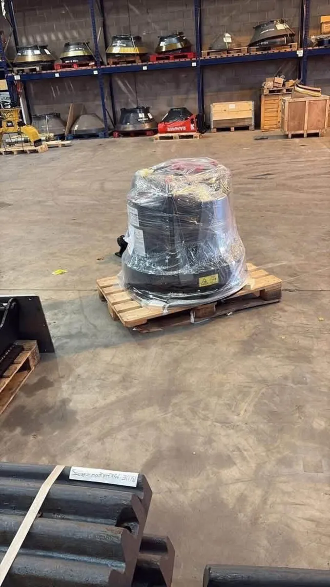 Hydraulic Scrap Magnet for Excavator - Image 1