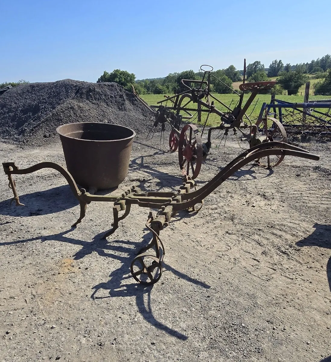 Vintage farm implements - Image 2