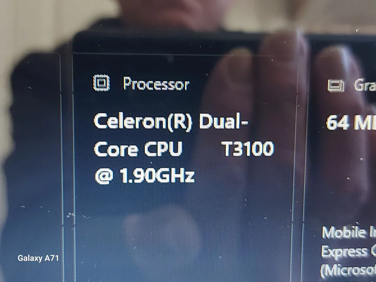 Samsung 15 inch Laptop, Model NP-R519, Windows 10, - Image 4