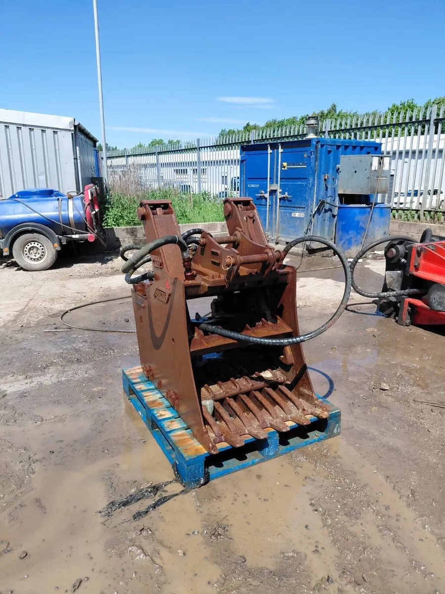 Anross Crushing Bucket - Image 2